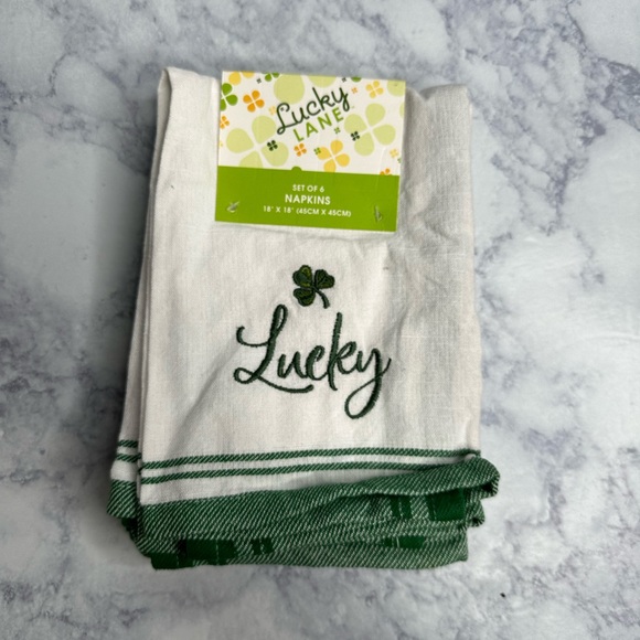 Set of 6 St. Patrick's Day Lucky Napkins - Picture 1 of 6